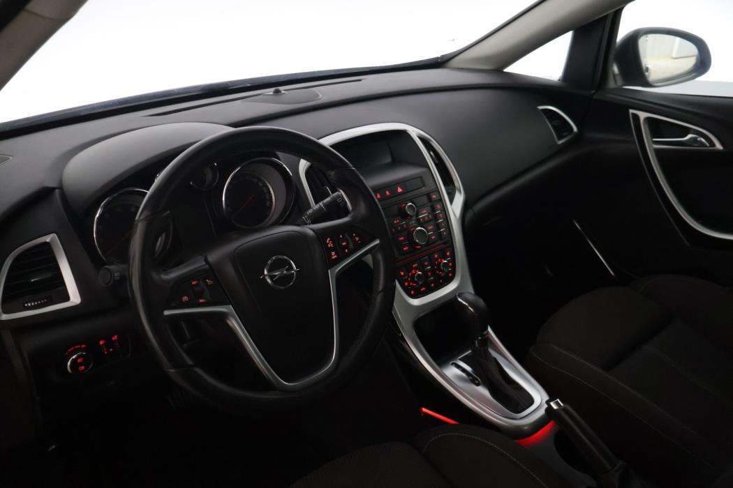 OPEL Astra 2012