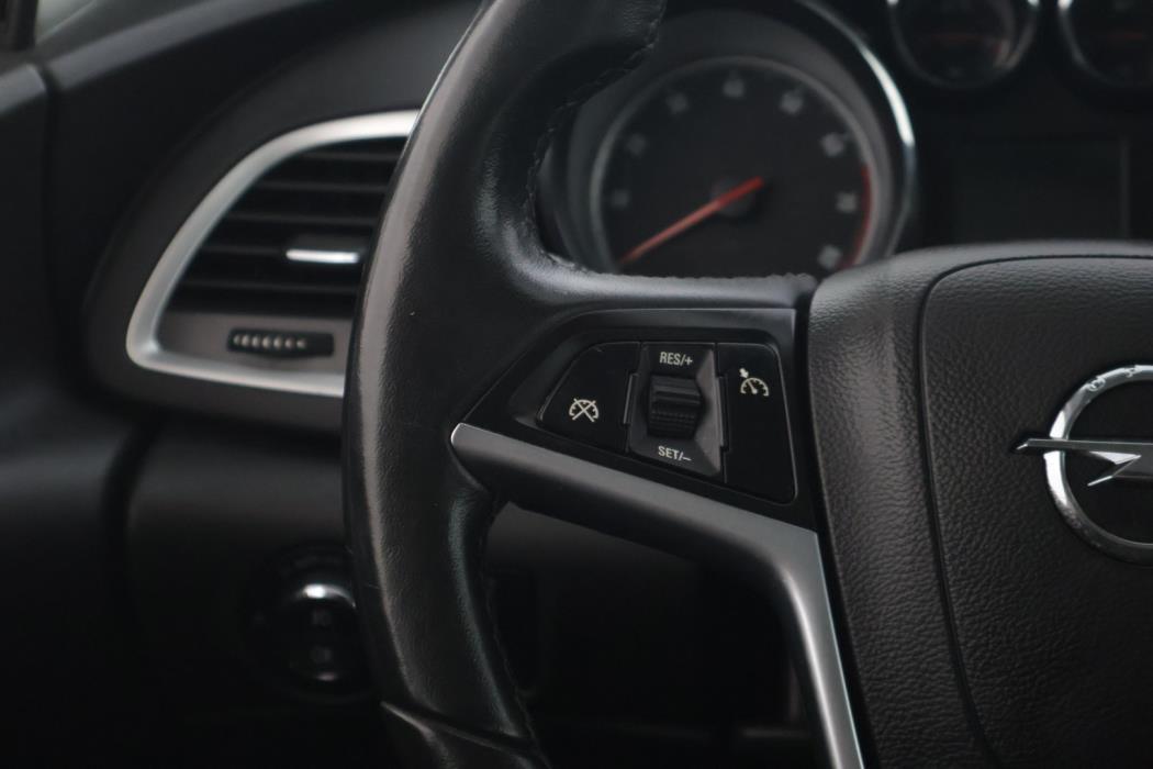 OPEL Astra 2012