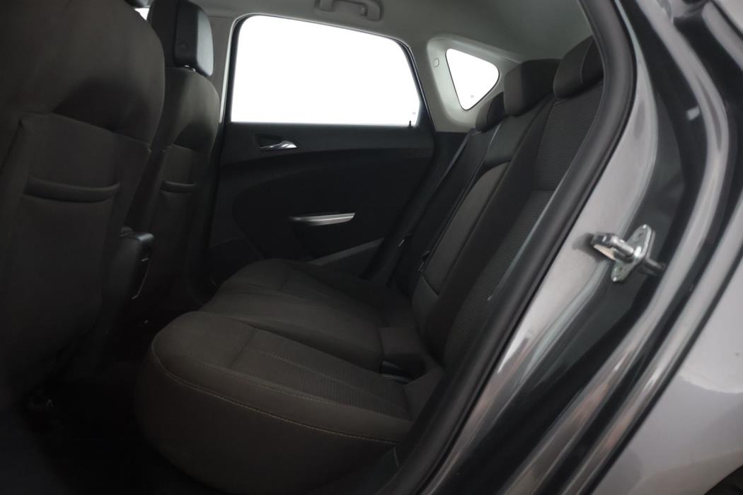 OPEL Astra 2012
