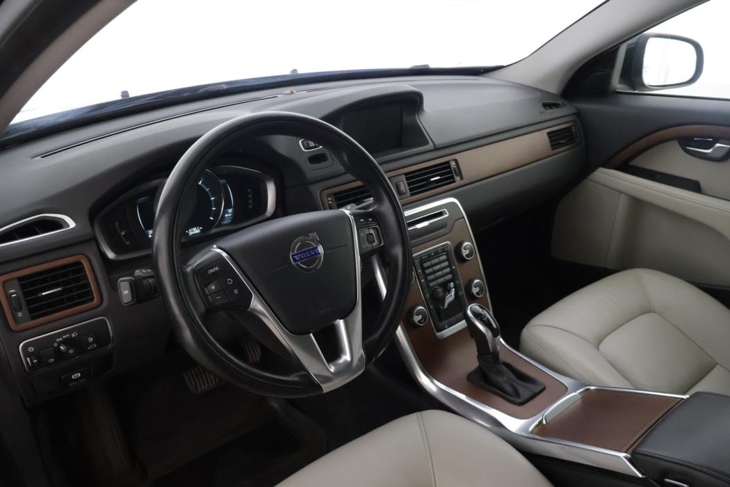 VOLVO V70 2014