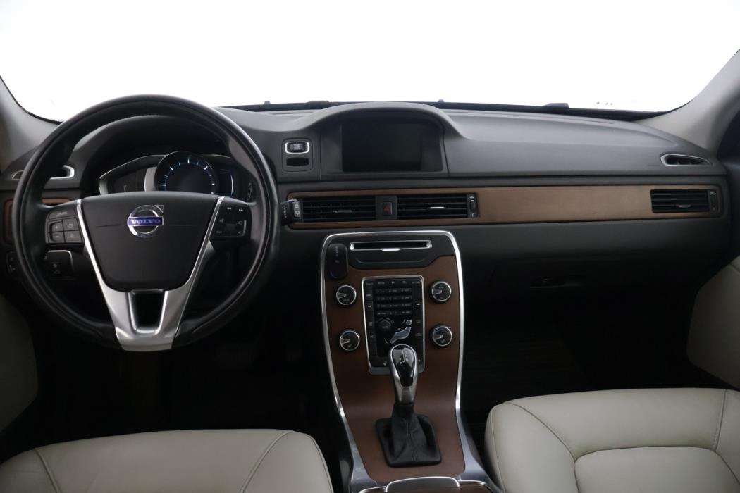 VOLVO V70 2014