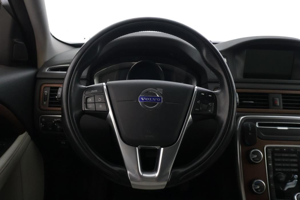 VOLVO V70 2014