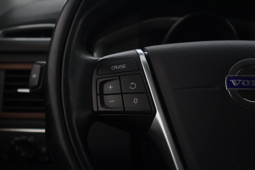 VOLVO V70 2014