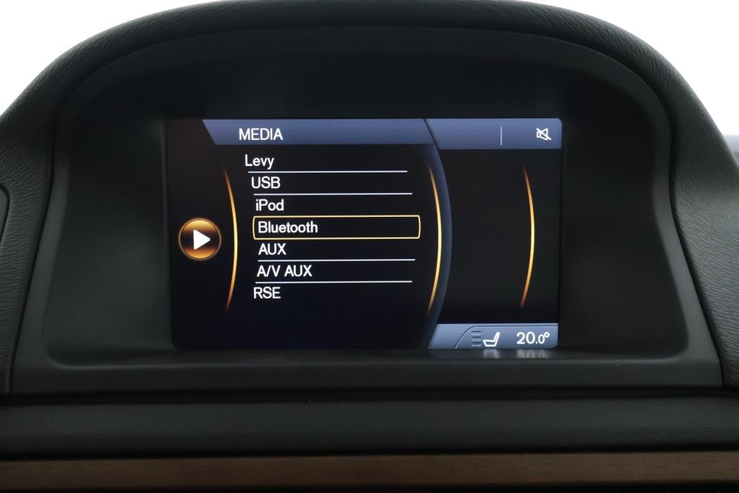 VOLVO V70 2014