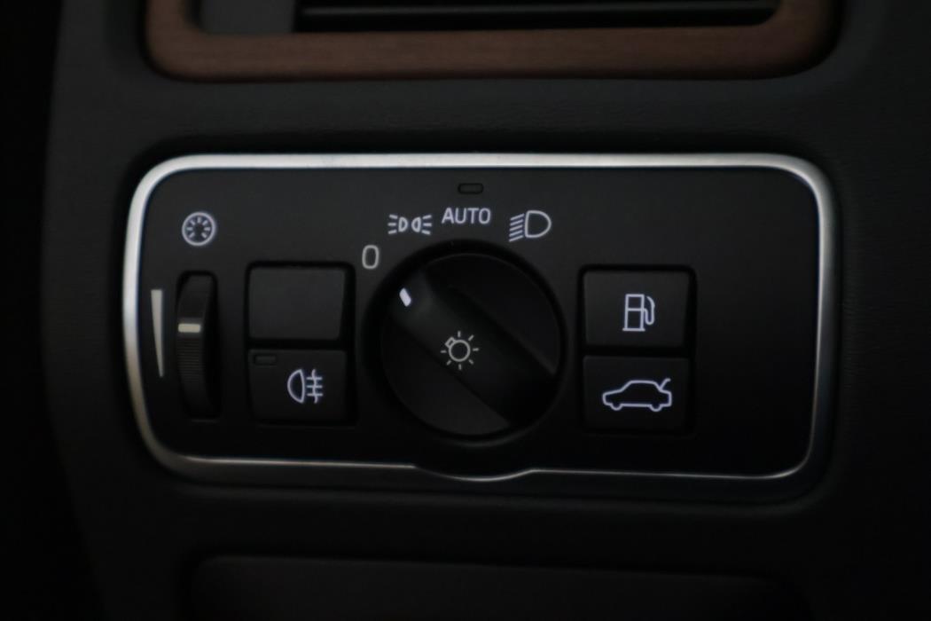 VOLVO V70 2014