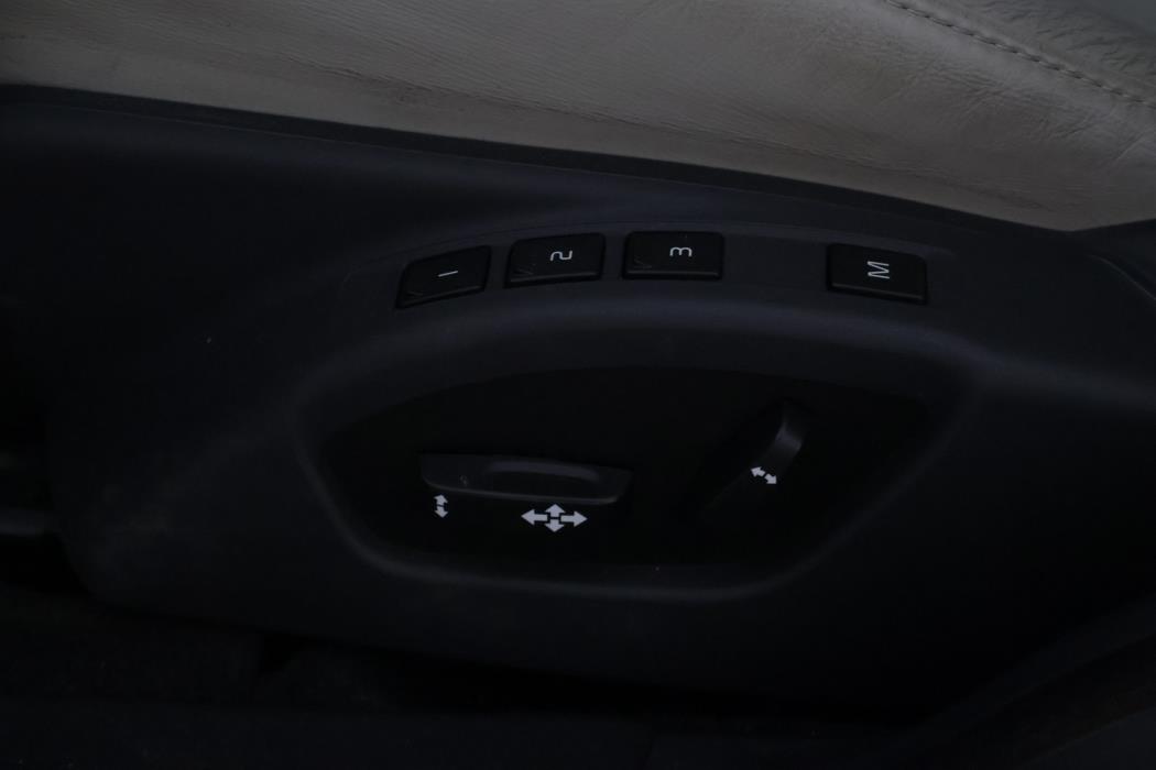 VOLVO V70 2014
