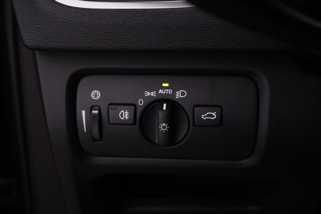 VOLVO V40 2015