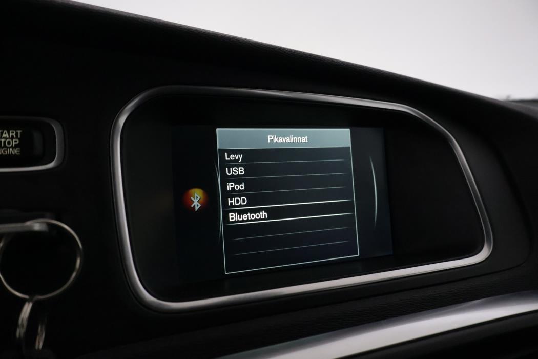 VOLVO V40 2015