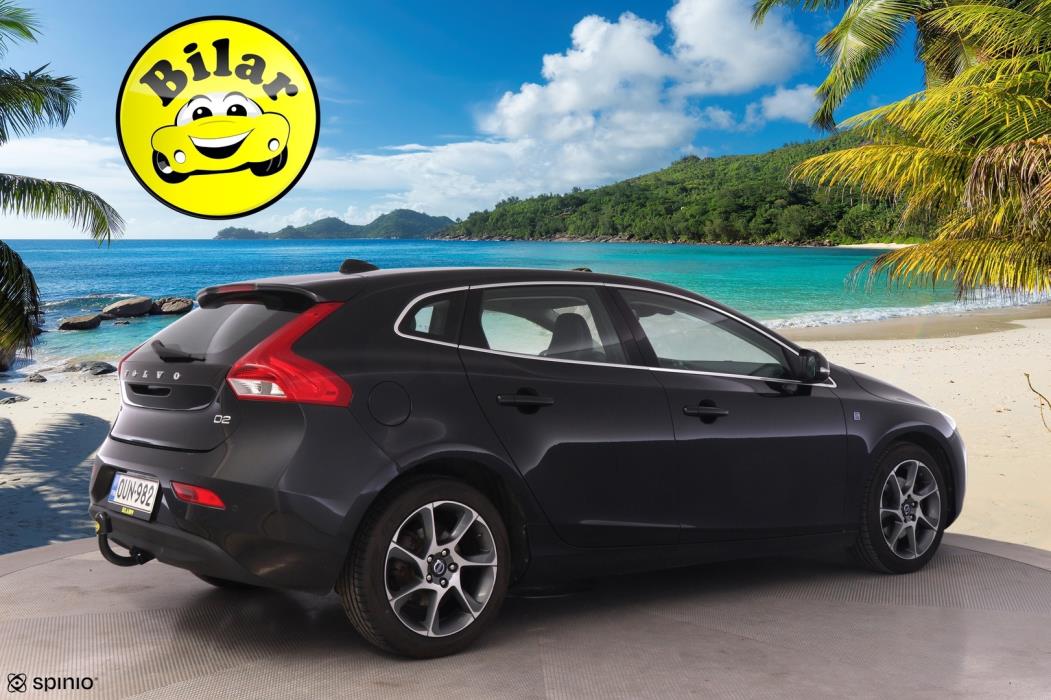 VOLVO V40 2015