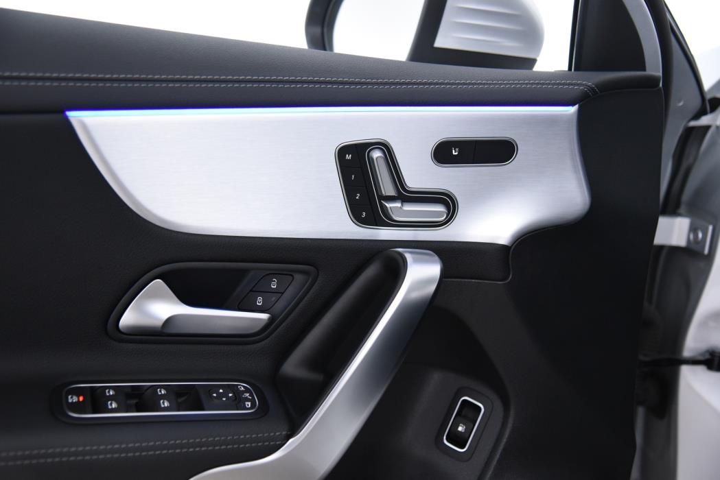 MERCEDES-BENZ A 2020