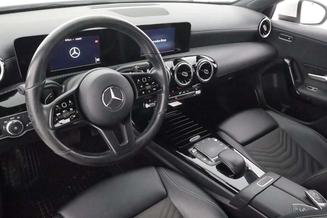 MERCEDES-BENZ A 2020