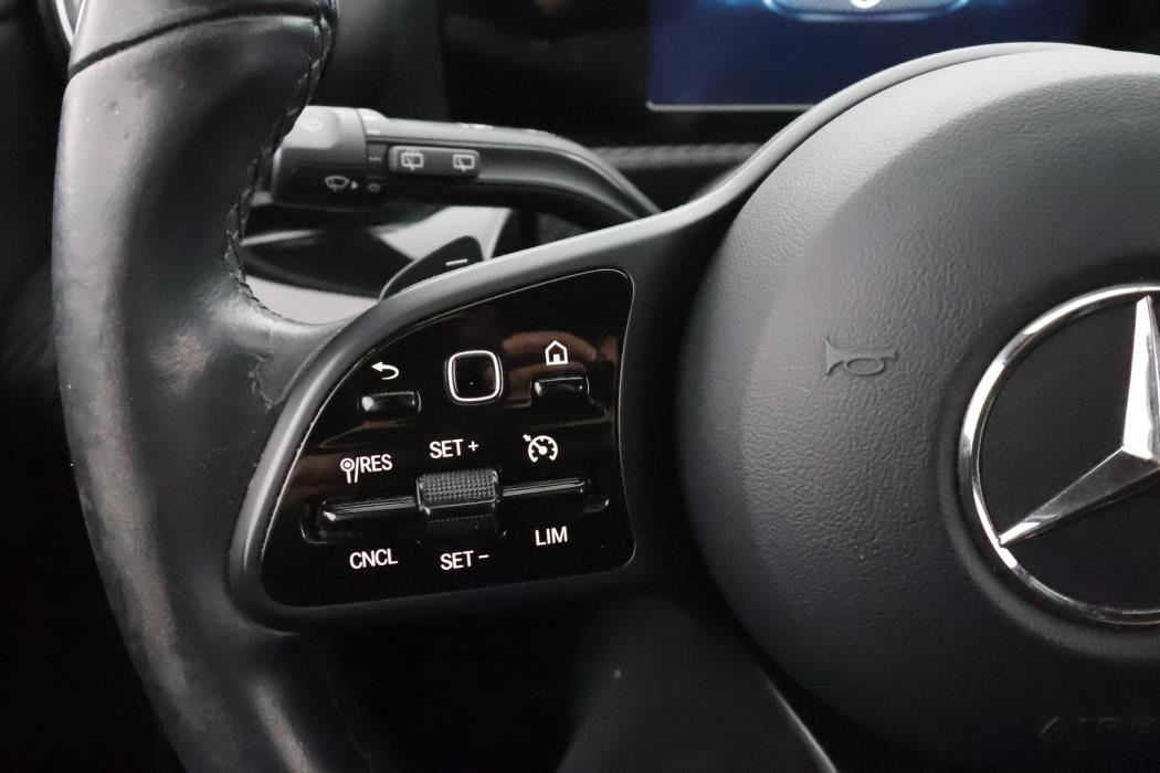 MERCEDES-BENZ A 2020
