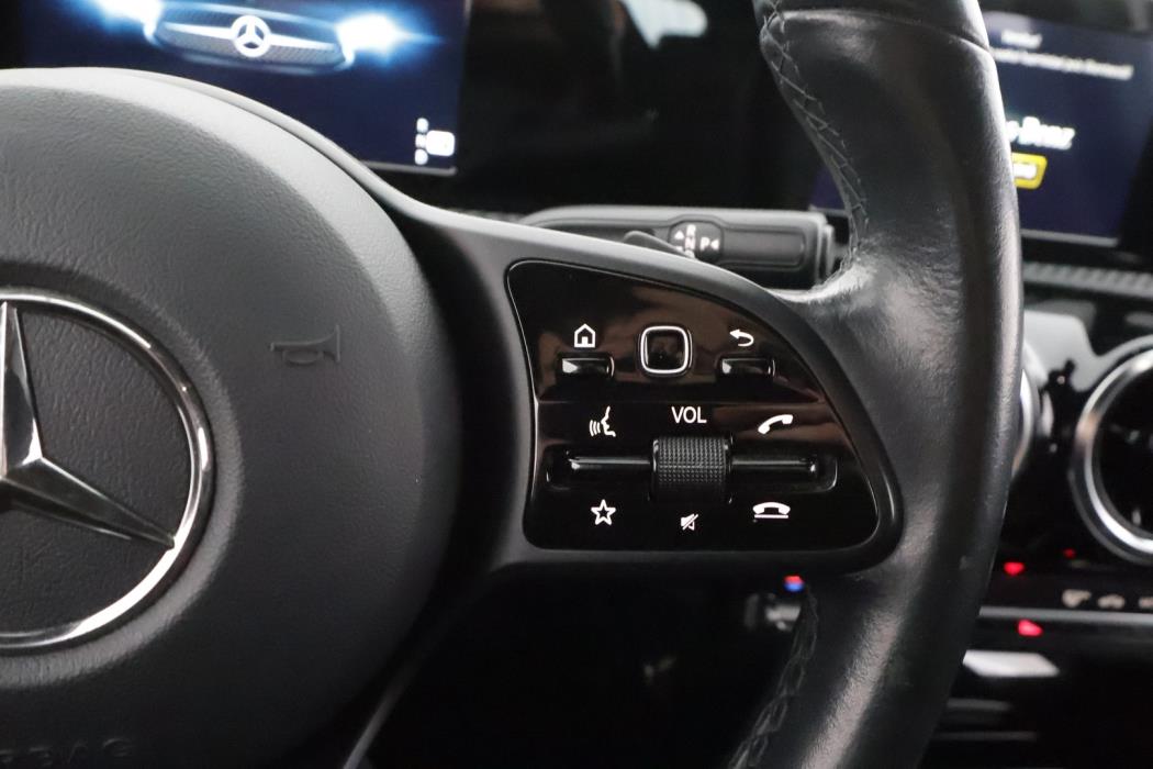 MERCEDES-BENZ A 2020