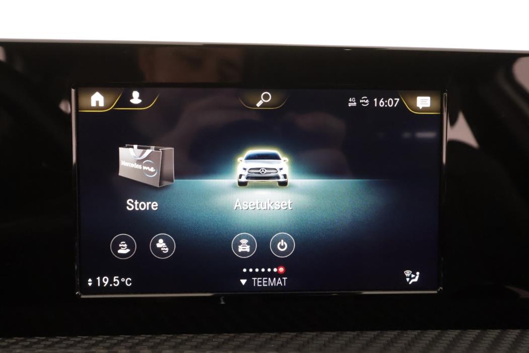 MERCEDES-BENZ A 2020