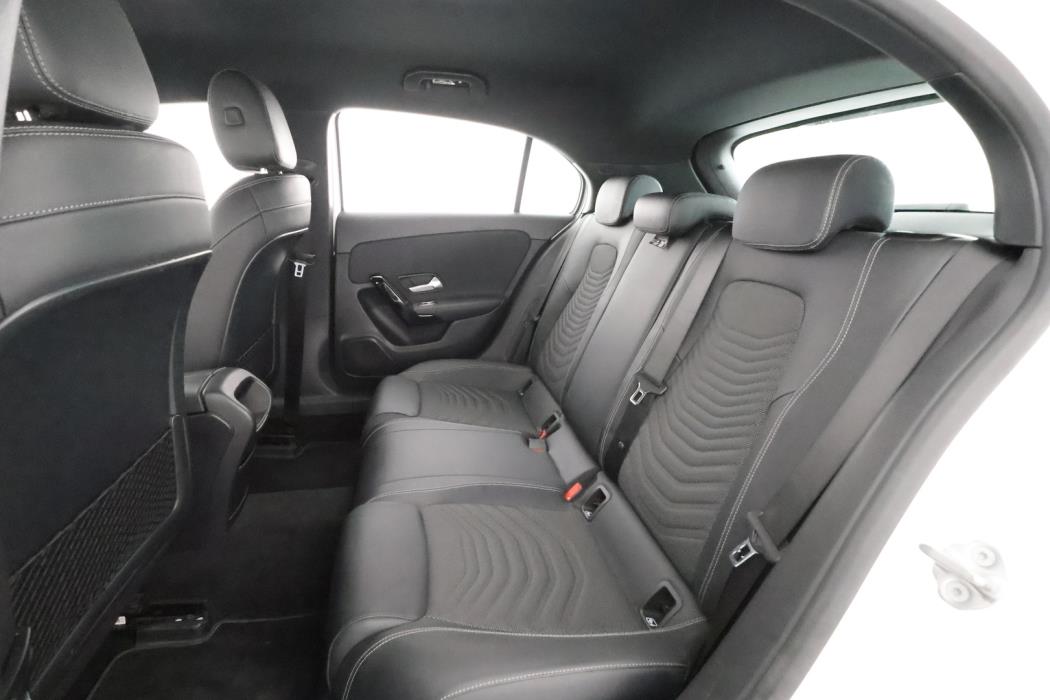 MERCEDES-BENZ A 2020
