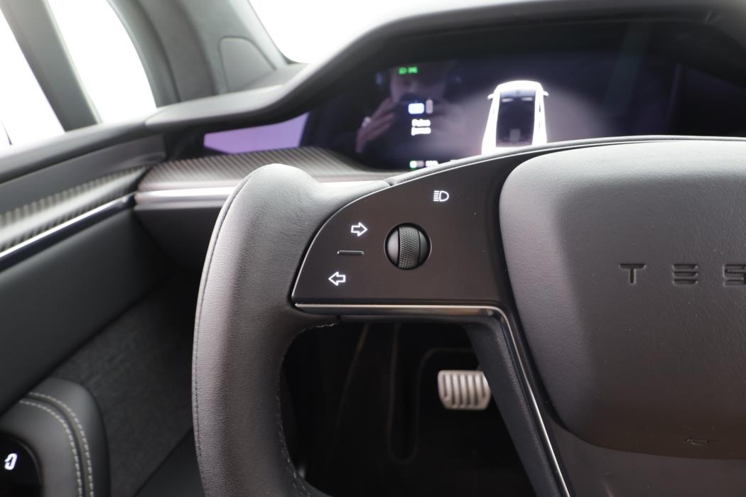 TESLA Model X 2023
