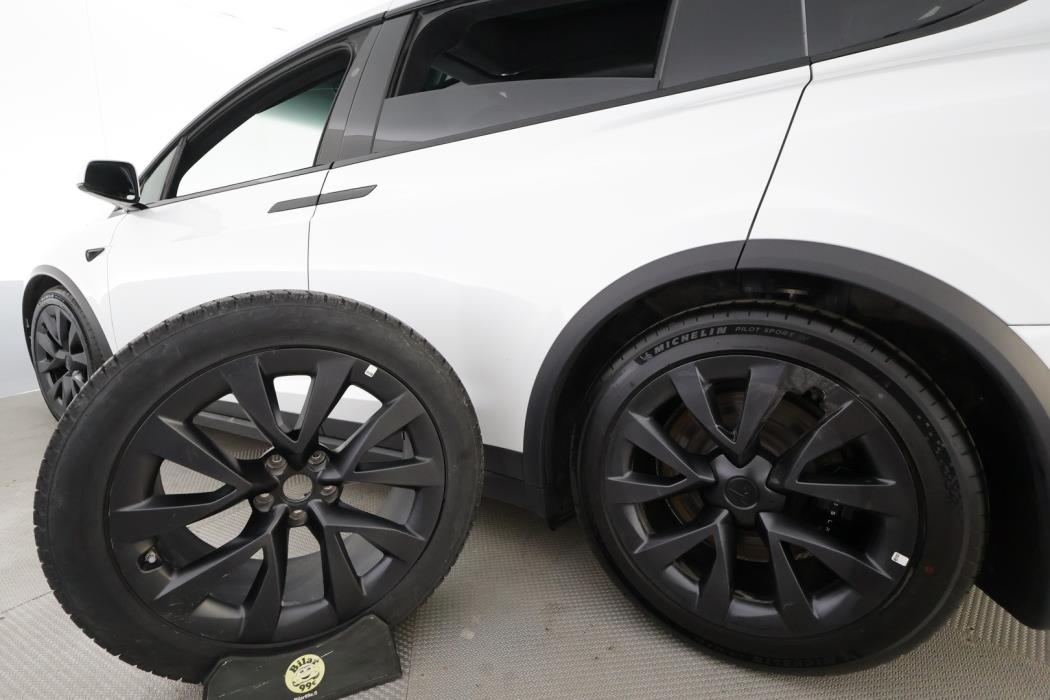 TESLA Model X 2023