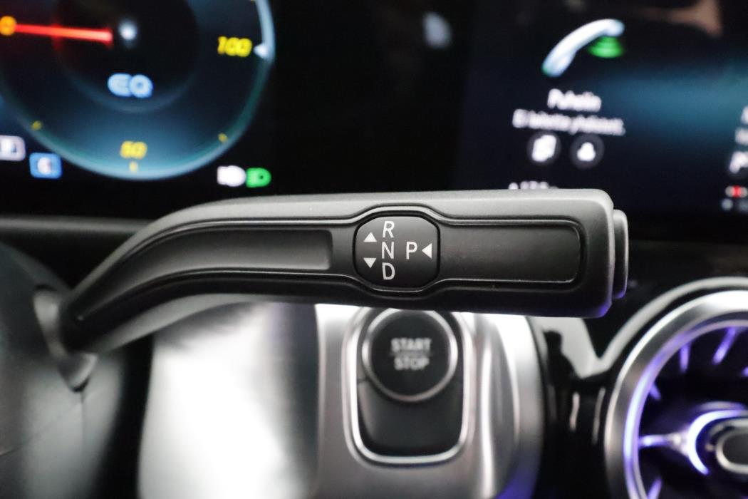 MERCEDES-BENZ EQB 2023