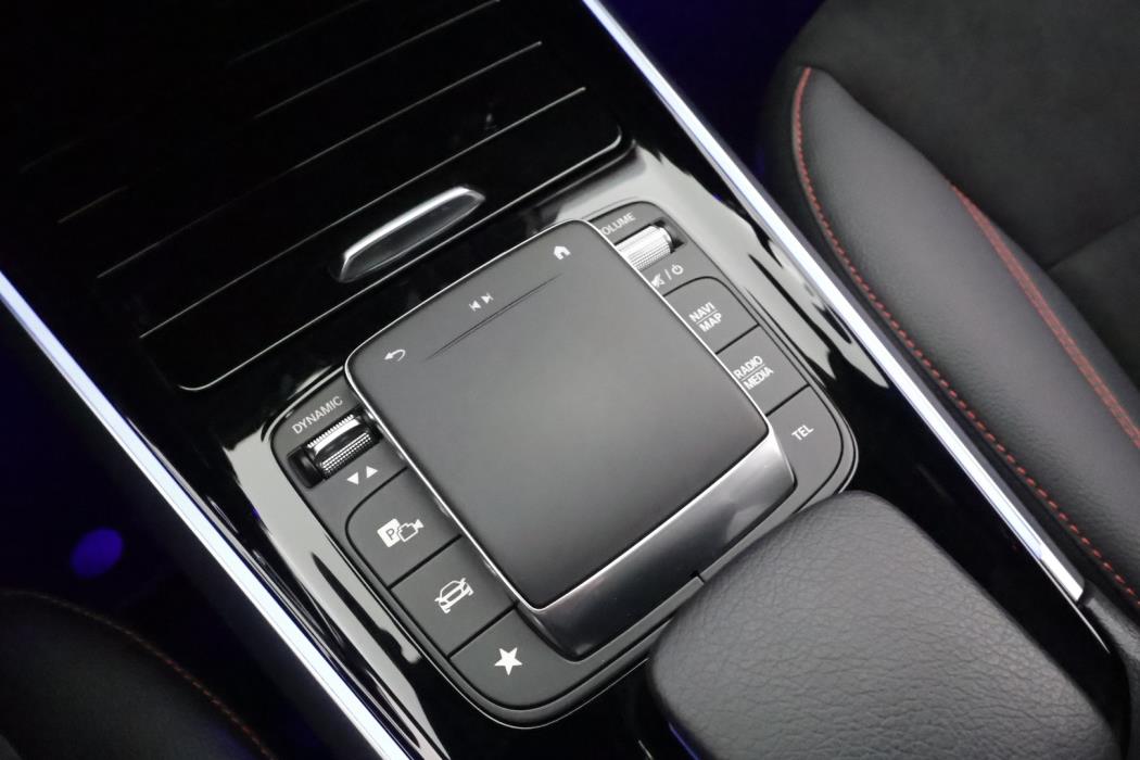 MERCEDES-BENZ EQB 2023