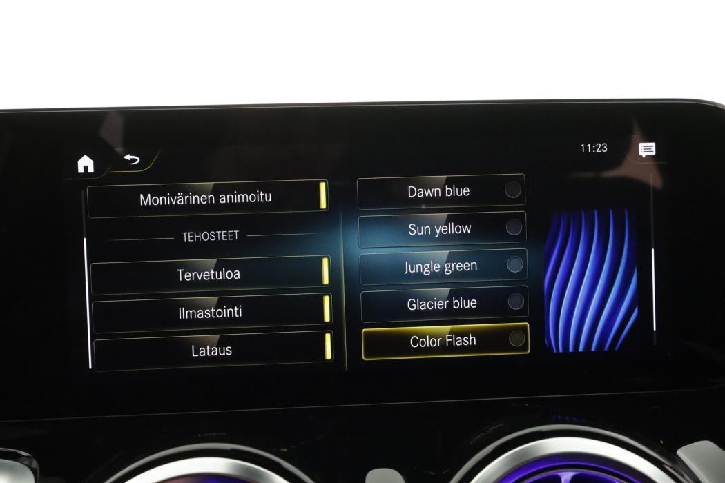 MERCEDES-BENZ EQB 2023