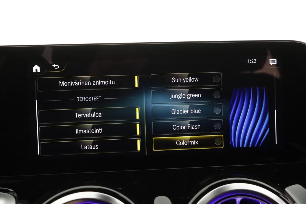 MERCEDES-BENZ EQB 2023