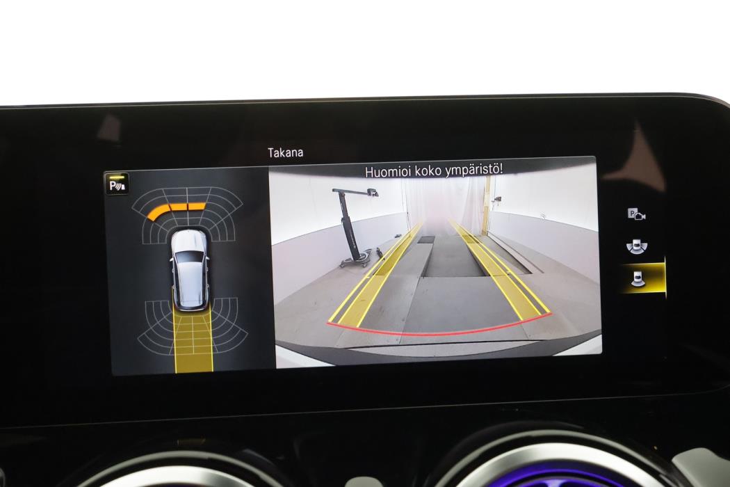 MERCEDES-BENZ EQB 2023