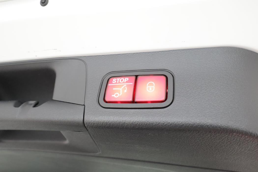 MERCEDES-BENZ EQB 2023