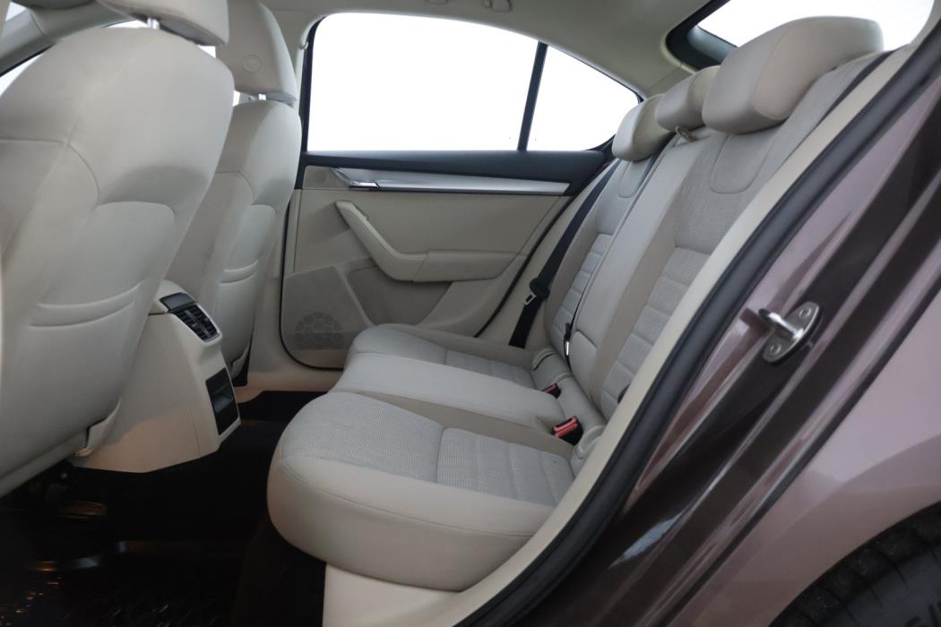 SKODA Octavia 2013