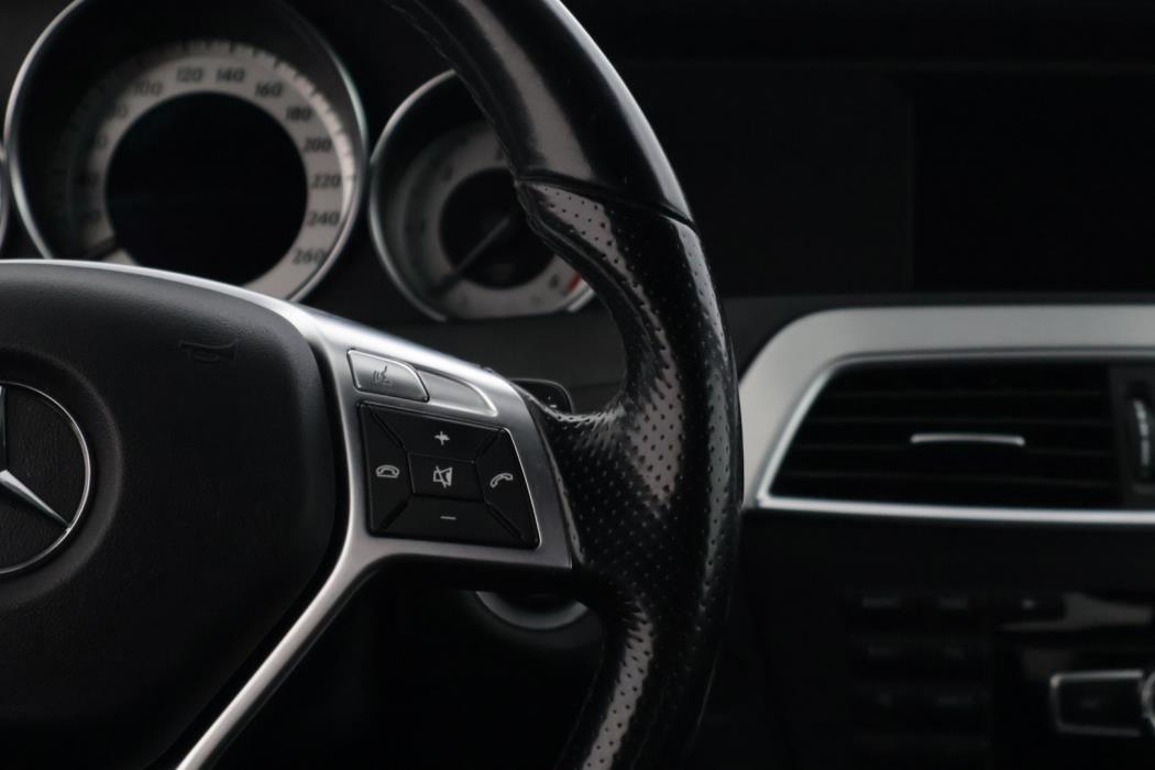 MERCEDES-BENZ C 2011