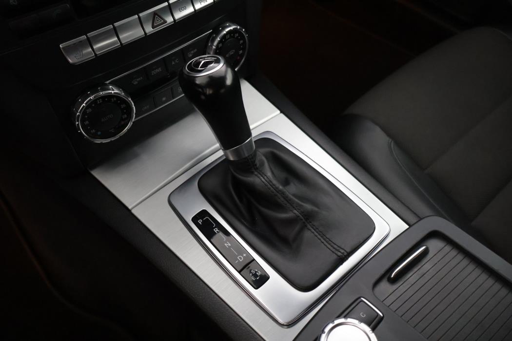 MERCEDES-BENZ C 2011