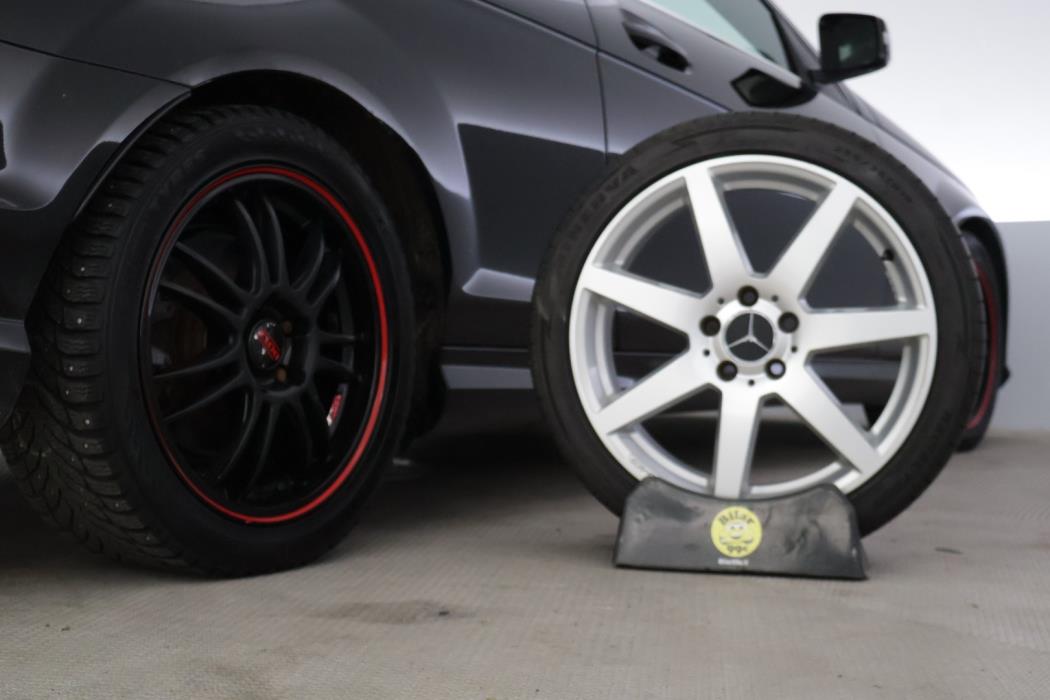 MERCEDES-BENZ C 2011