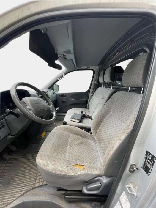 TOYOTA Hiace 2006