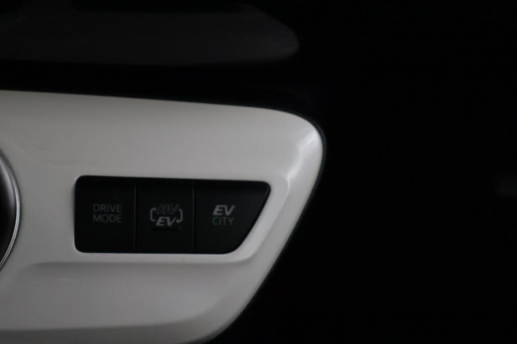 TOYOTA Prius Plug-in 2019