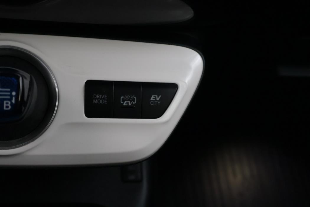 TOYOTA Prius Plug-in 2019