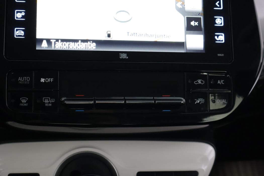 TOYOTA Prius Plug-in 2019