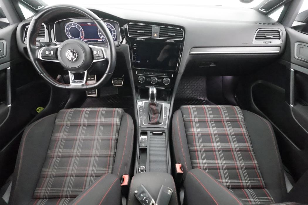 VOLKSWAGEN Golf 2019