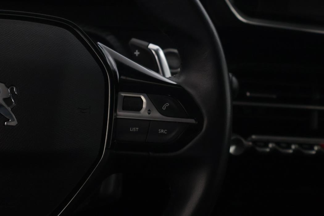 PEUGEOT 2008 2021
