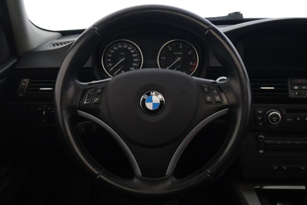 BMW 330 2008