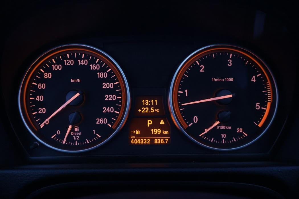 BMW 330 2008