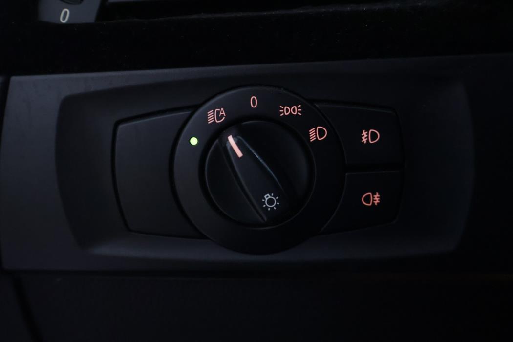 BMW 330 2008