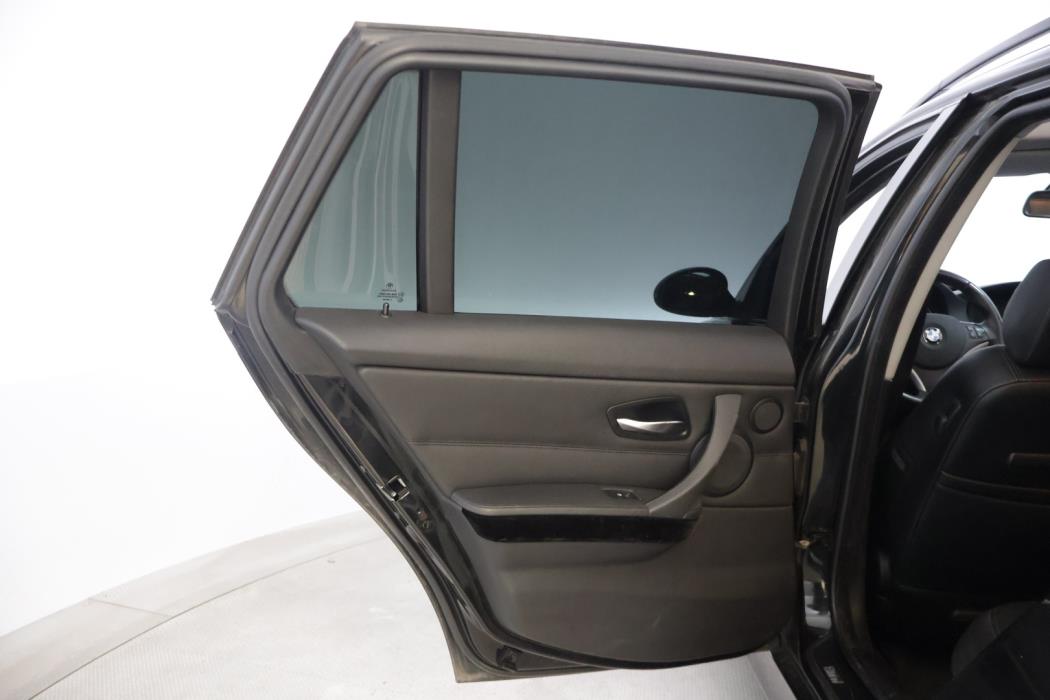 BMW 330 2008