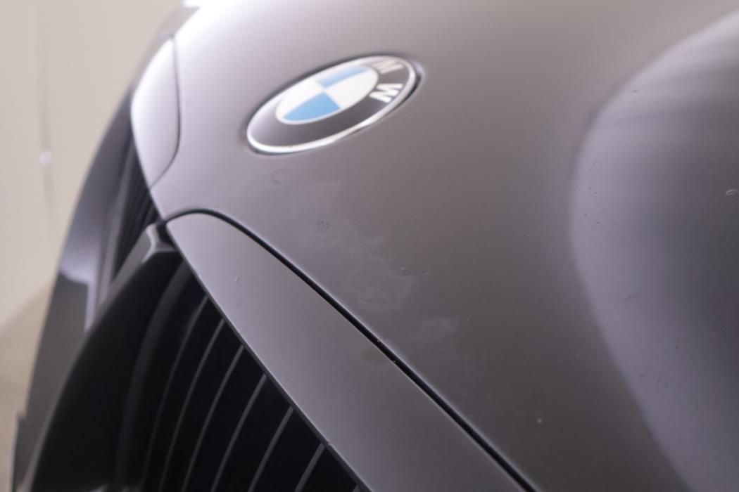 BMW 330 2008