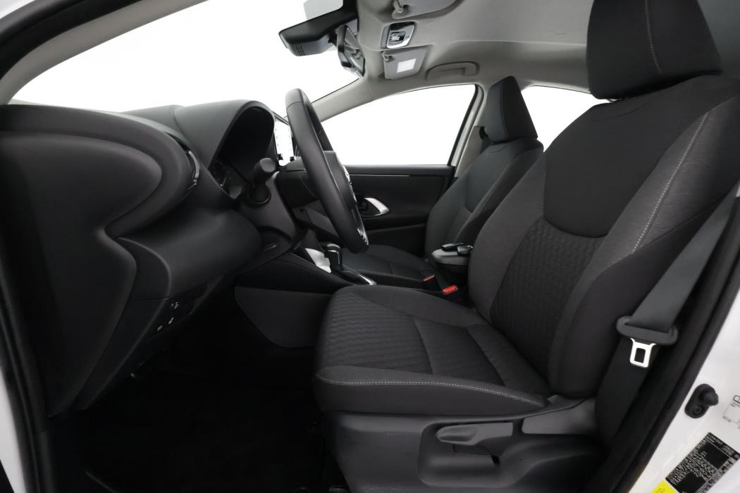 TOYOTA Yaris 2023