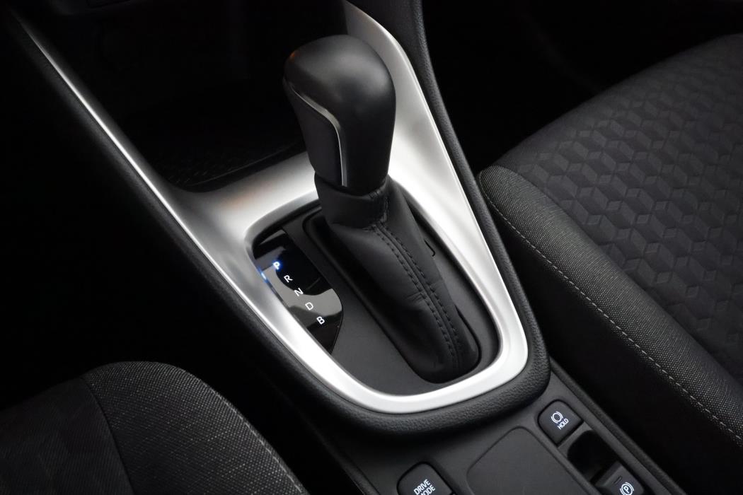 TOYOTA Yaris 2023