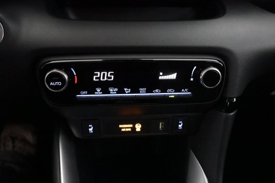 TOYOTA Yaris 2023