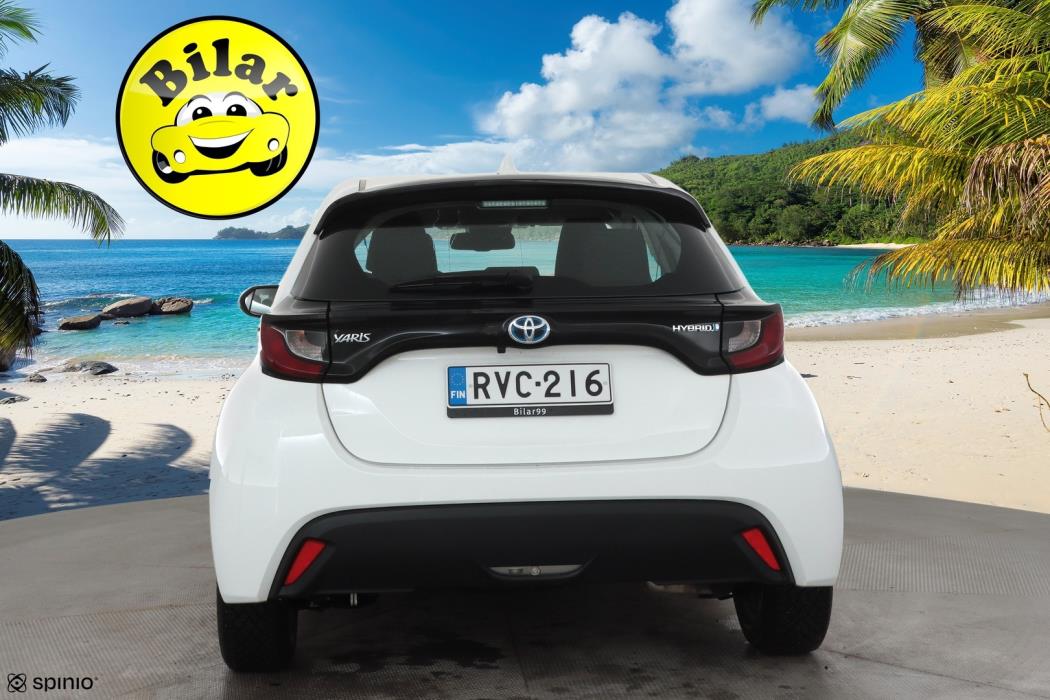TOYOTA Yaris 2023