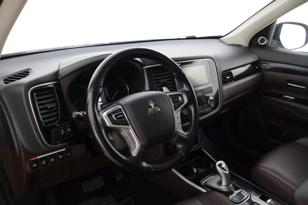 MITSUBISHI Outlander PHEV 2017