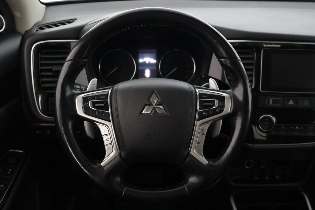 MITSUBISHI Outlander PHEV 2017