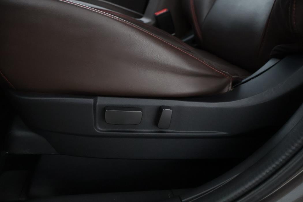 MITSUBISHI Outlander PHEV 2017