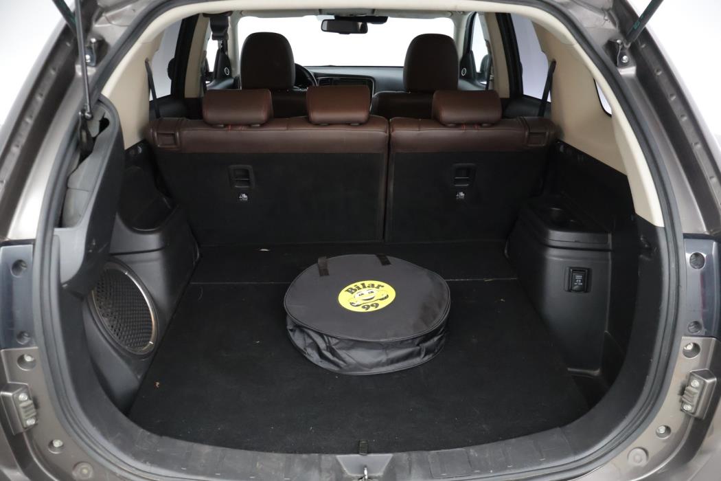 MITSUBISHI Outlander PHEV 2017